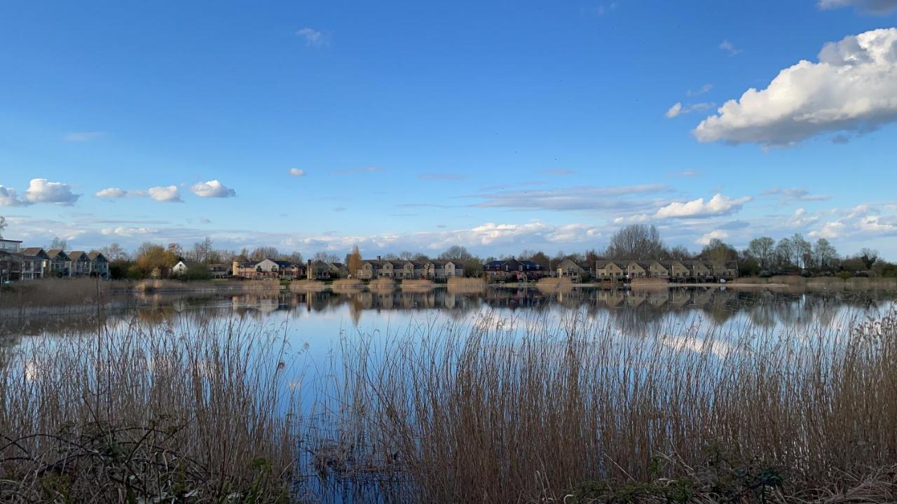 Somerford Keynes Cotswolds Lakehouse, With Hot Tub & Spa Access, Lower Mill Estate מראה חיצוני תמונה