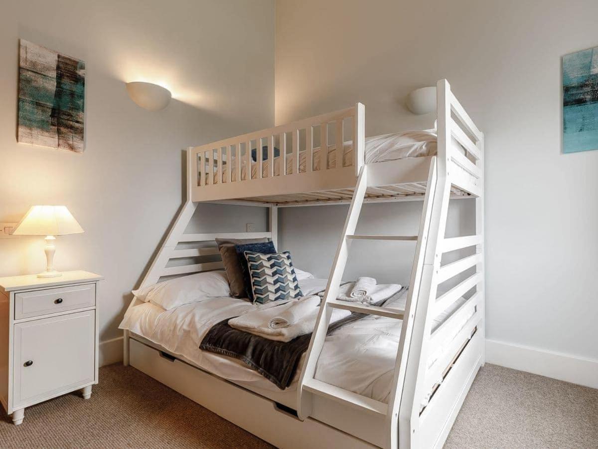Somerford Keynes Cotswolds Lakehouse, With Hot Tub & Spa Access, Lower Mill Estate מראה חיצוני תמונה