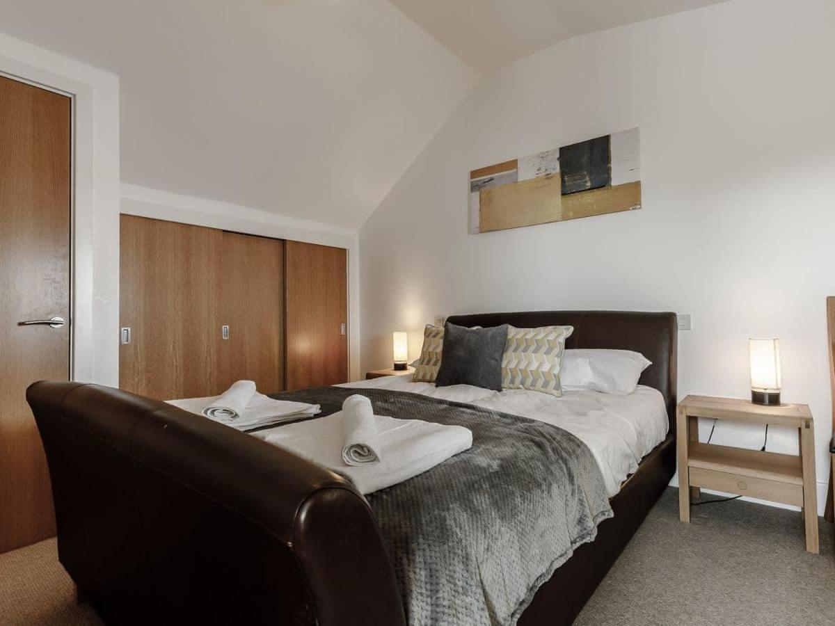 Somerford Keynes Cotswolds Lakehouse, With Hot Tub & Spa Access, Lower Mill Estate מראה חיצוני תמונה