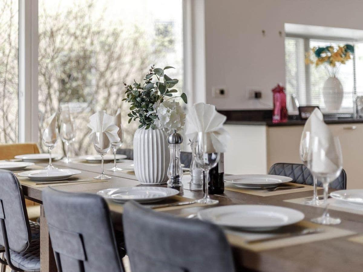 Somerford Keynes Cotswolds Lakehouse, With Hot Tub & Spa Access, Lower Mill Estate מראה חיצוני תמונה